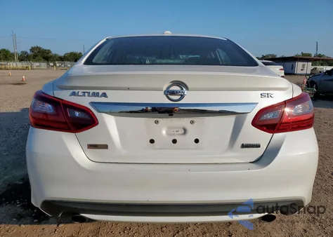 2018 Nissan Altima 2.5 z USA, uszkodzony, nr VIN 1N4AL3AP4JC258892